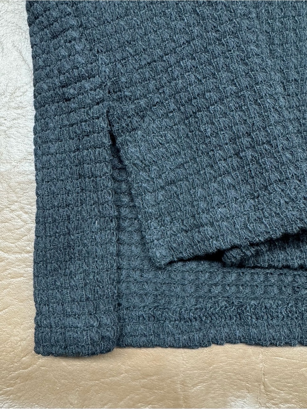 Cupshe Black Waffle Knit V-Neck Long Sleeve Top Size XL - Picture 5 of 8